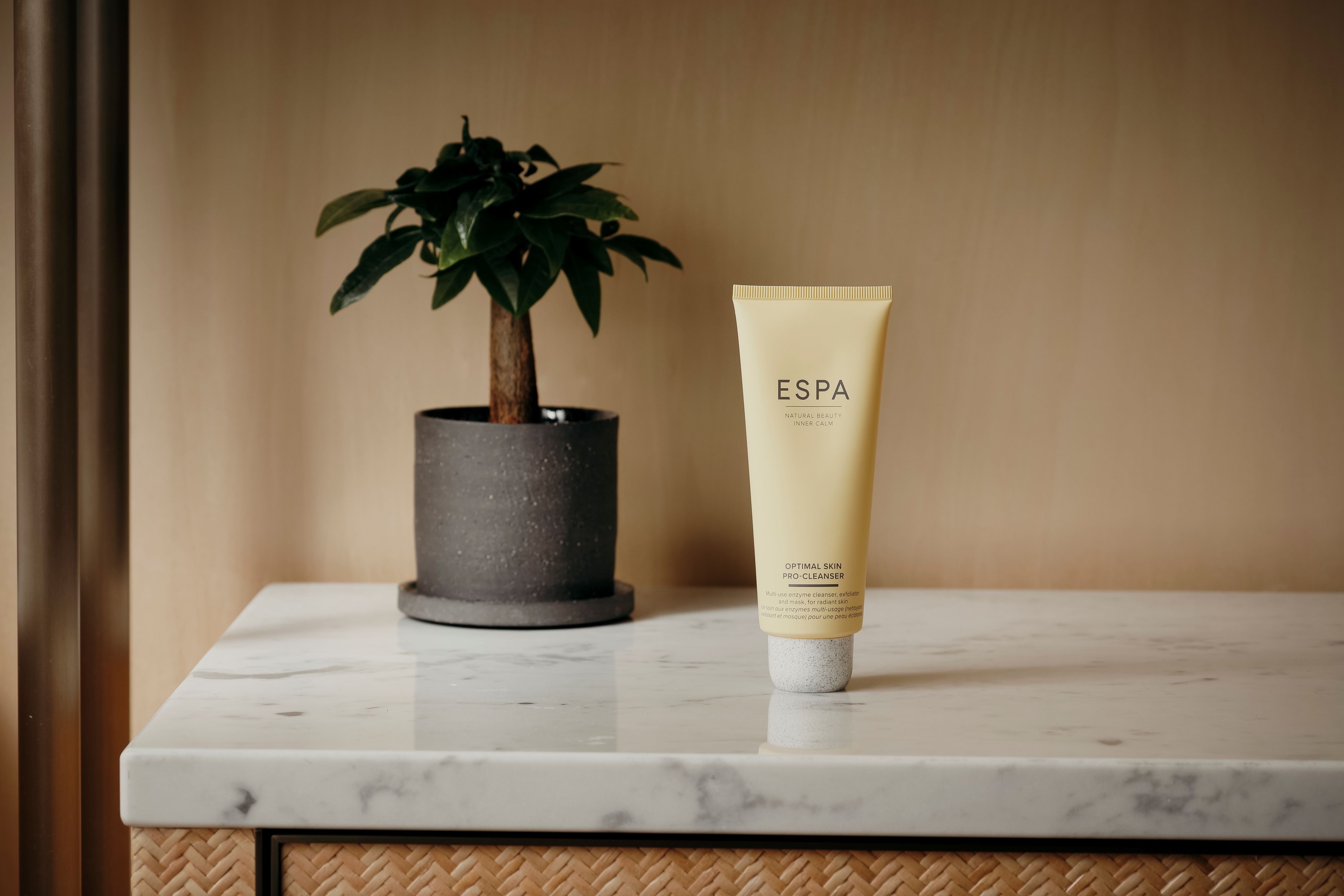 お得♪ 1L3点セット☆ザ・リッツ・カールトンSPA使用☆ 英国の高級スパブランドESPA、ホリデーコレクションをザ・リッツ